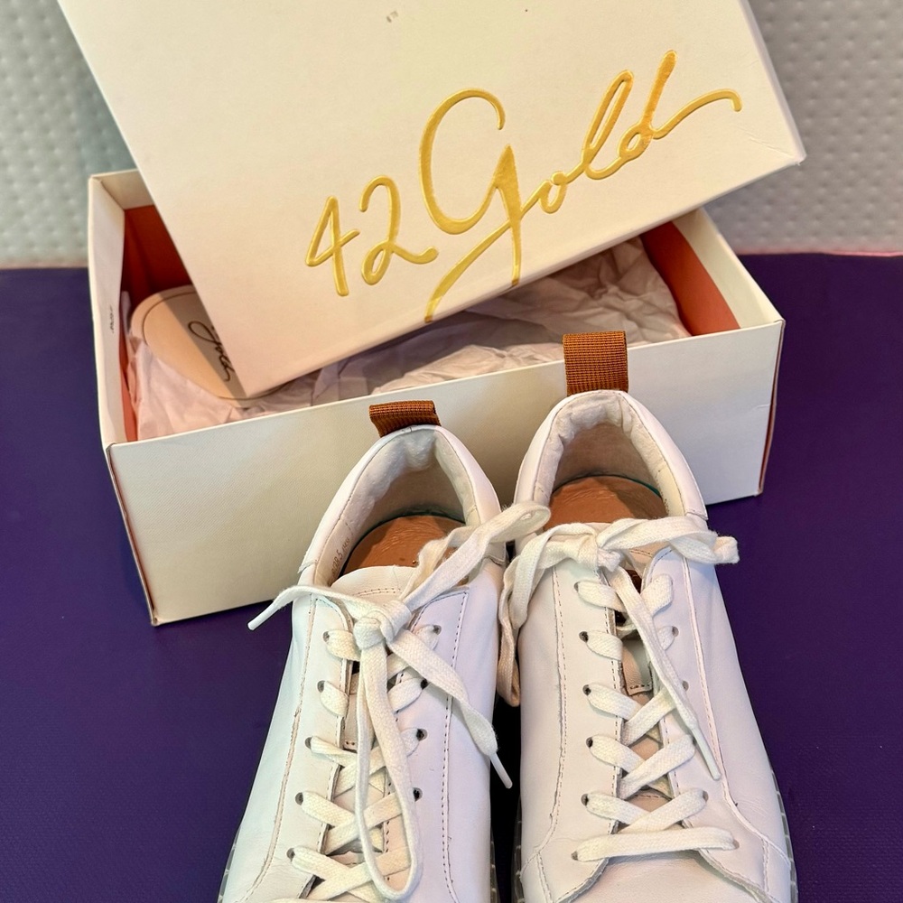 42 GOLD Classic White Lace-Up Shoes